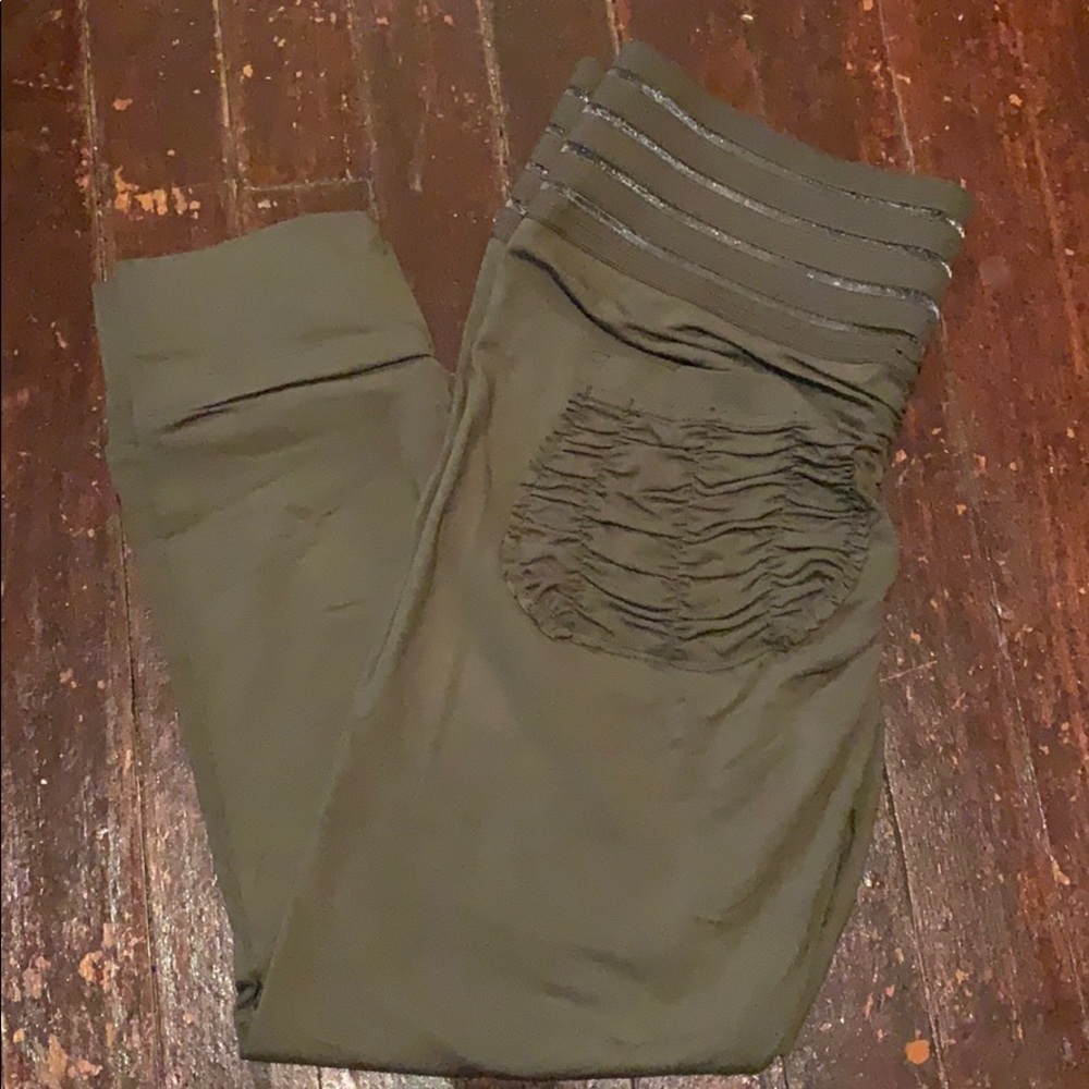 Cute Booty hell or highwater (crop booty)